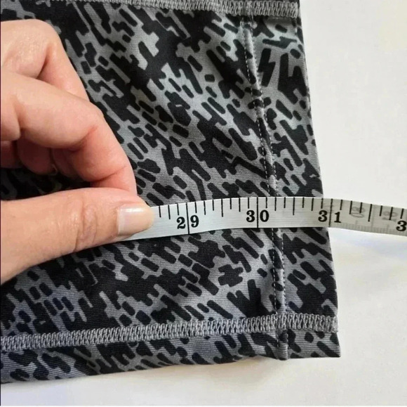 Nike Dri-Fit workout set Grey tank top Capri leggings sz S and M - Picture 10 of 12